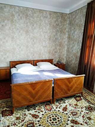 Гостевой дом Отдых у Марго Гагра Трехместный номер с видом на море-3