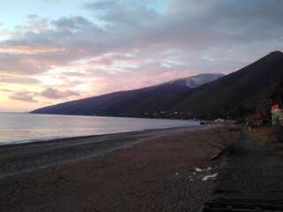 Гостевой дом Отдых у Марго Гагра Трехместный номер с основными удобствами и общей ванной комнатой-35